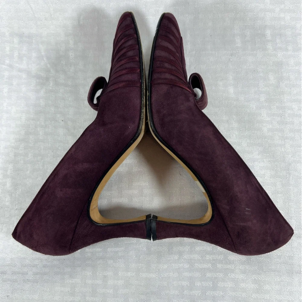 7003: Bally Juliette Plum Suede Pleated Pumps US 8.5 M